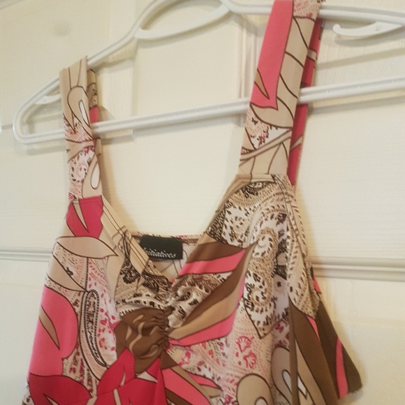 👚 Initiatives Trippy Flower Top - Picture 3 of 8